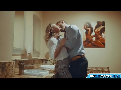 ❤️ Kad krūtiska blondīne pavedina tevi publiskā tualetē ️  Sekss pie mums lv.fullpornercom.ru ❌